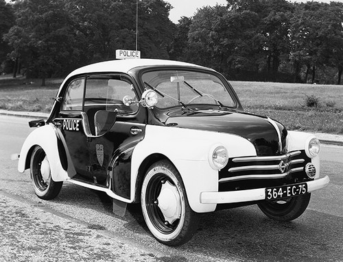 Renault 4CV Police pie (2)