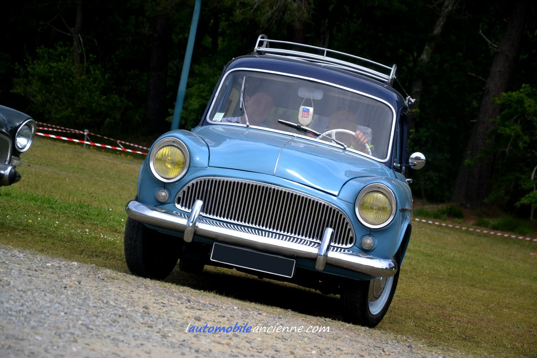 La page de la Simca Aronde - l'Automobile Ancienne