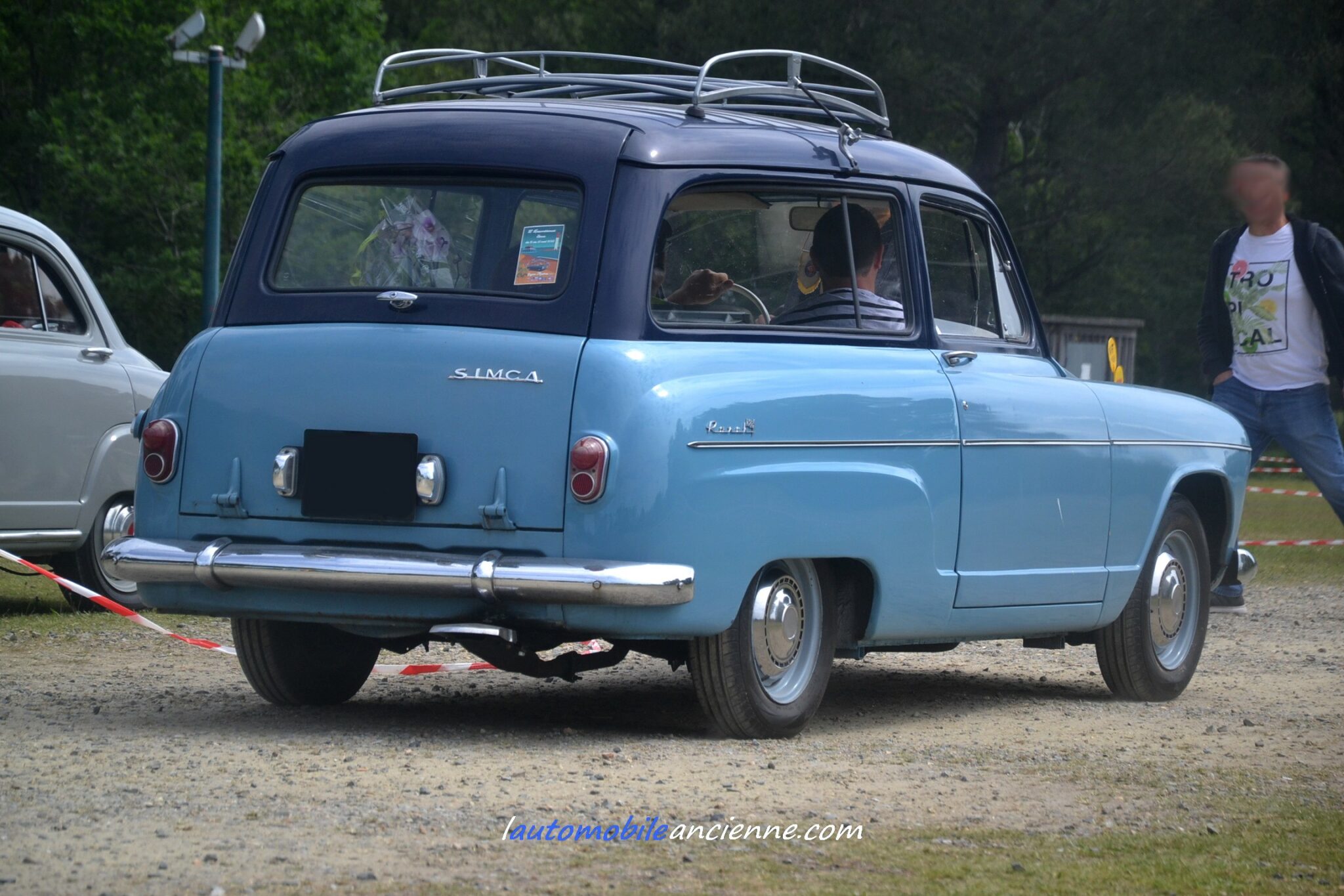 La page de la Simca Aronde - l'Automobile Ancienne